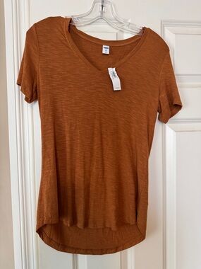 Old Navy Luxe Classic V-Neck Women's Tee - Rust Size XS NWT